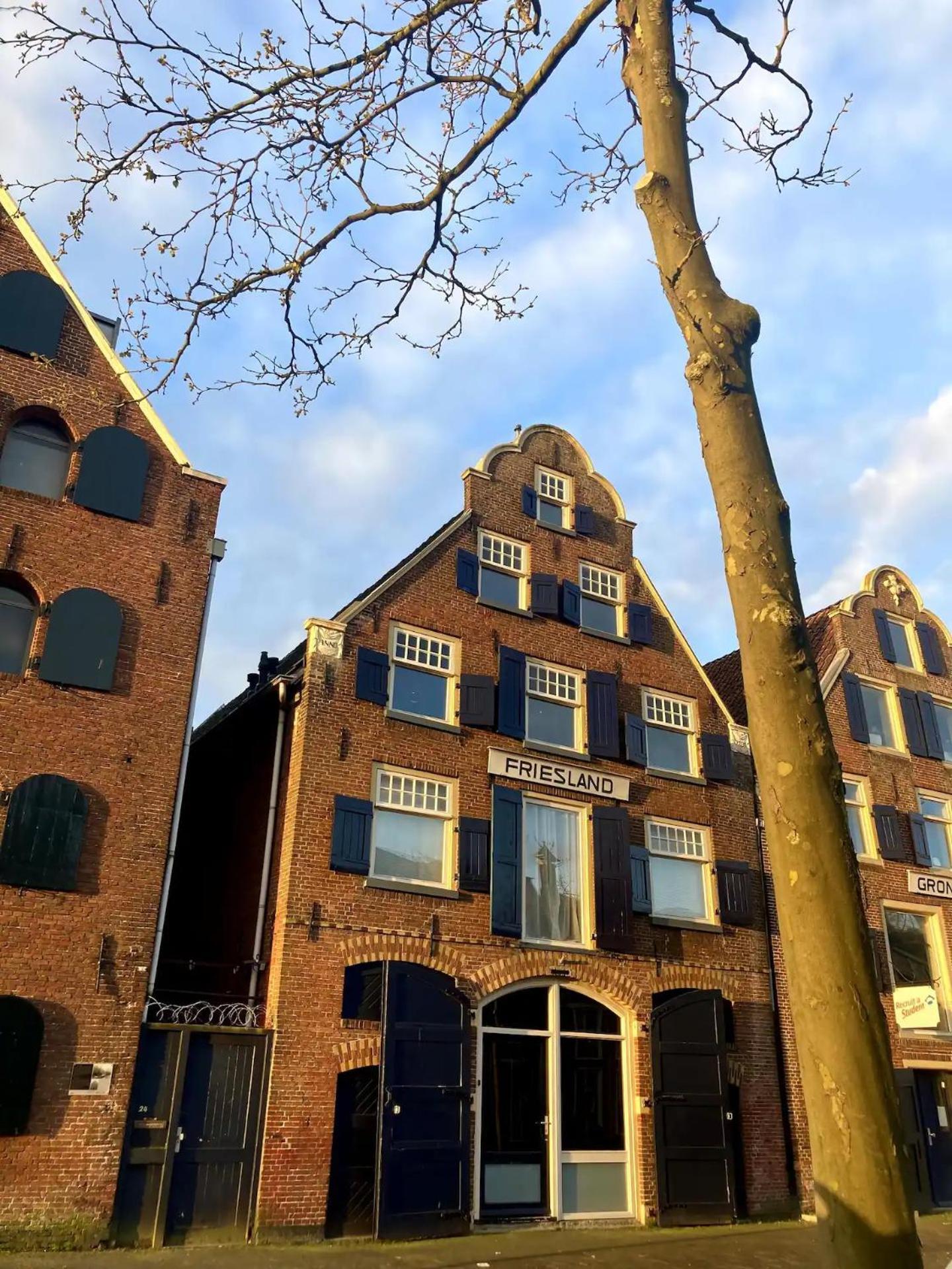 Elegant Appartement In Pakhuis Friesland Centrum Leeuwarden Exteriör bild