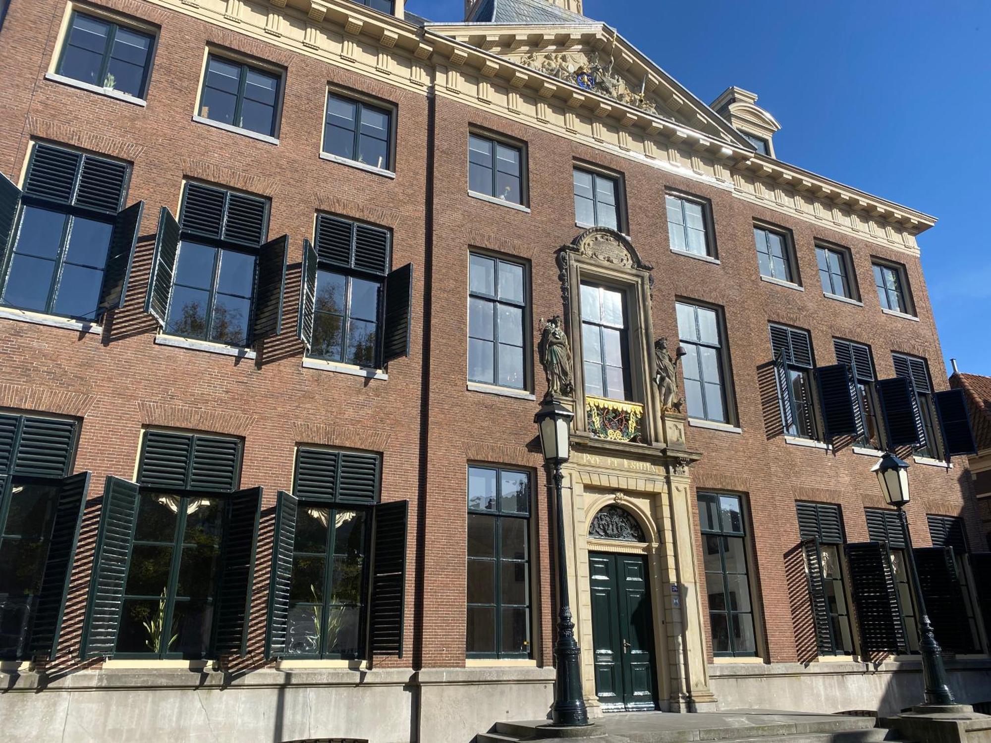 Elegant Appartement In Pakhuis Friesland Centrum Leeuwarden Exteriör bild