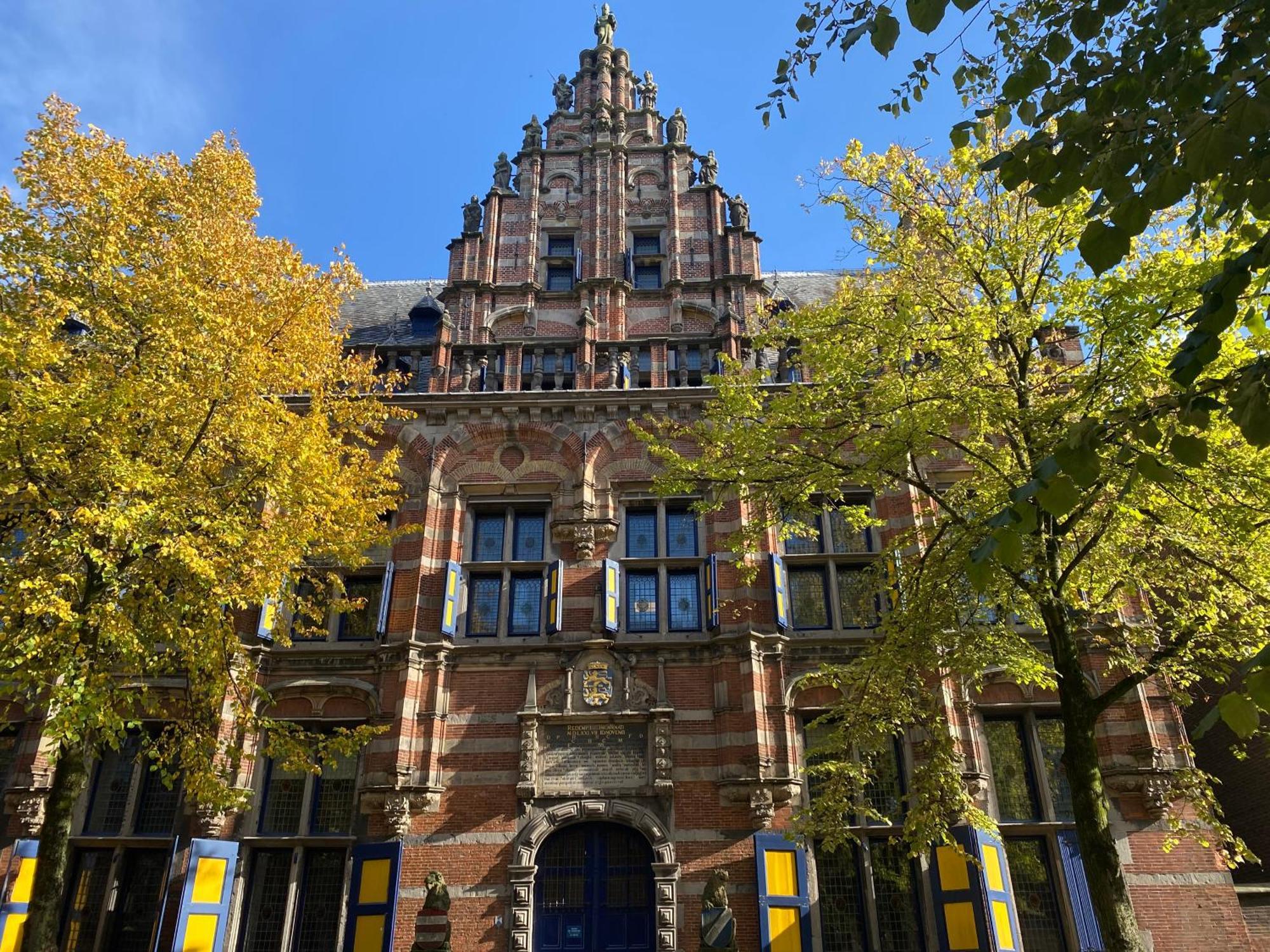 Elegant Appartement In Pakhuis Friesland Centrum Leeuwarden Exteriör bild